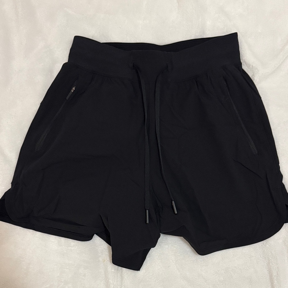 lululemon license to train shorts